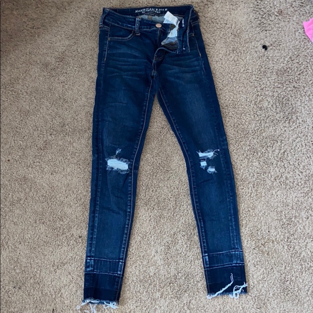 Dark wash American Eagle skinny ripped jeans